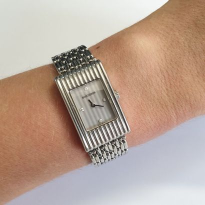 null BOUCHERON, modèle "Reflet"

Montre bracelet de dame, la montre de forme rectangulaire...