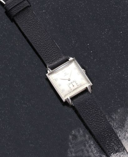 null OMEGA

Ref. 3797 / 4

No. 10397432

Steel bracelet watch. Square case, back...