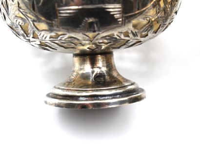 null Pair of small round openwork cups posing on pedestal in silver 900 thousandths...