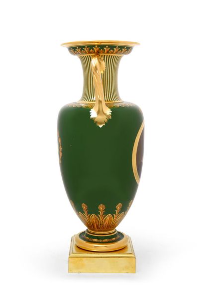 null Sèvres

Paire de vases nommés vase étrusque carafe deuxième grandeur en porcelaine...