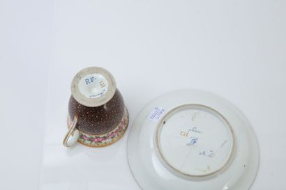 null Sèvres

Tasse ovoïde sur piédouche et sa soucoupe en porcelaine dure à décor...