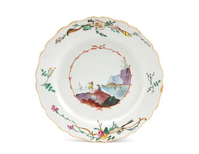 null MARSEILLE

Plate with contoured edge in earthenware with polychrome decoration...
