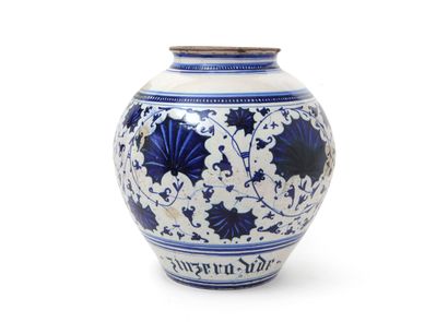 null FAENZA OR VENICE

Vase boccia of ovoid form in majolica with decoration in blue...