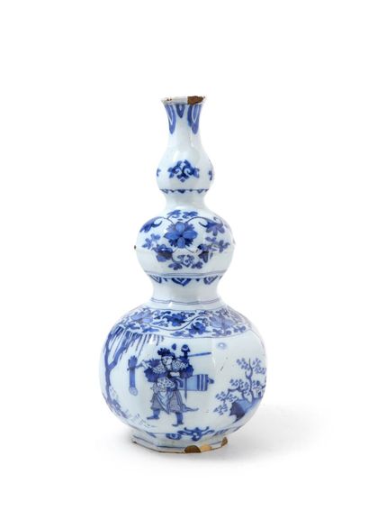 null DELFT

Vase of baluster form out of earthenware with three bulges and octagonal...