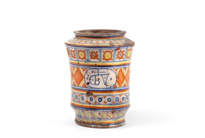 null TUSCANY, PROBABLY SIENA

Slightly curved cylindrical albarello in majolica with...