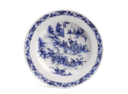 null ROUEN

Large round dish slightly hollow in earthenware decorated in blue monochrome...