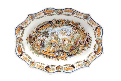 null MARSEILLE

Oval earthenware dish with contoured edge with polychrome decoration...