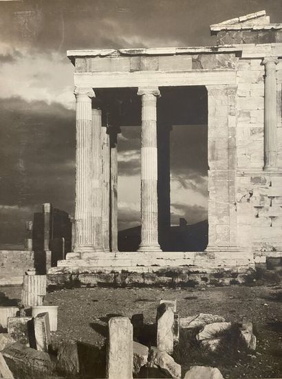 null Frédéric BOISSONNAS (1858-1946)

Temple en Grèce. Circa 1900-1910. 

Tirage...