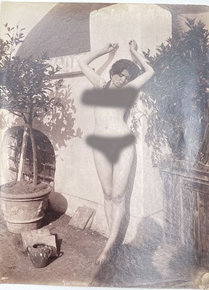 null Wilhelm VON GLOEDEN (1856-1931). 

Deux études de nus féminins. Circa 1900....
