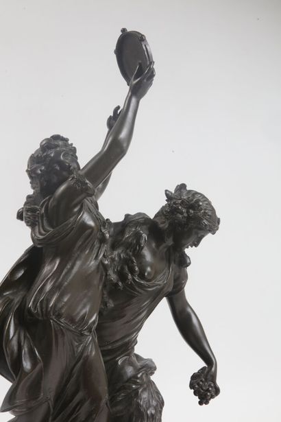 null D'après CLODION (1738-1814)

La danse

Groupe en bronze à patine brune figurant...