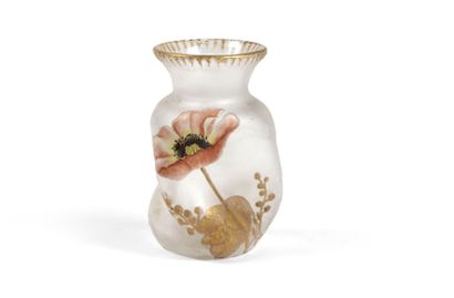 null MONTJOYE

Petit vase de forme libre en pâte de verre émaillé à décor floral

H....