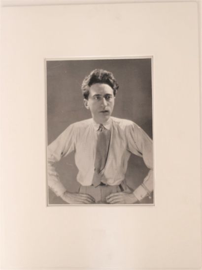 null A. M. MASOUR (attributed to Sacha Masour ?). 

Portrait of Jean Cocteau. Circa...