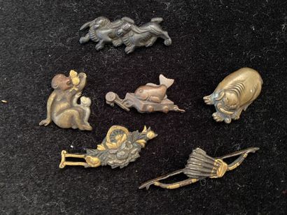 null JAPAN

Set of six elements in patinated metal representing a monkey, a fish,...