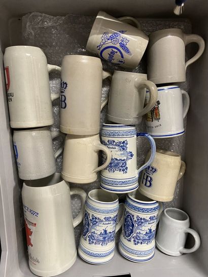 null Set of earthenware mugs, in stoneware, with various decorations.
