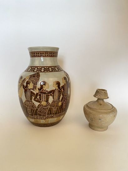 null VIETNAM, Bin Hoa and Tan Hoa, circa 1920

Large enamelled ceramic vase decorated...