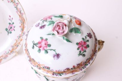 null CHINA

Porcelain covered cup and saucer with polychrome decoration of flowers,...