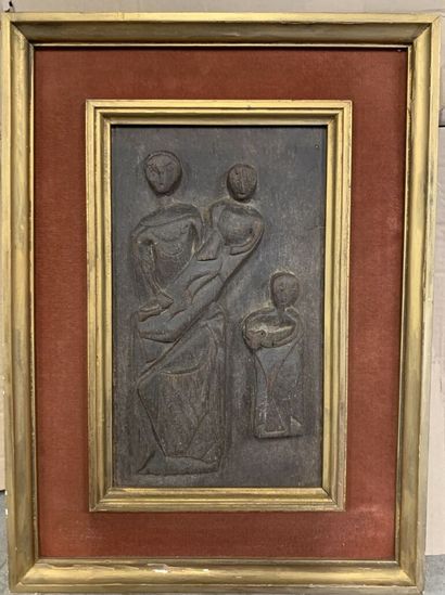 null École du XXe siècle 

La mère de famille

Bas relief en bois sculpté. 

34,5...