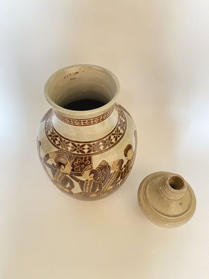 null VIETNAM, Bin Hoa and Tan Hoa, circa 1920

Large enamelled ceramic vase decorated...
