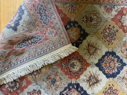 null Cotton carpet with medallion decoration. 

188 x 133 cm