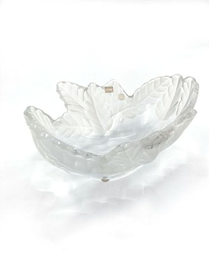 null LALIQUE France

Cup empty pocket with decoration of leaves. Signed in hollow...