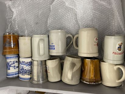 null Set of earthenware mugs, in stoneware, with various decorations.