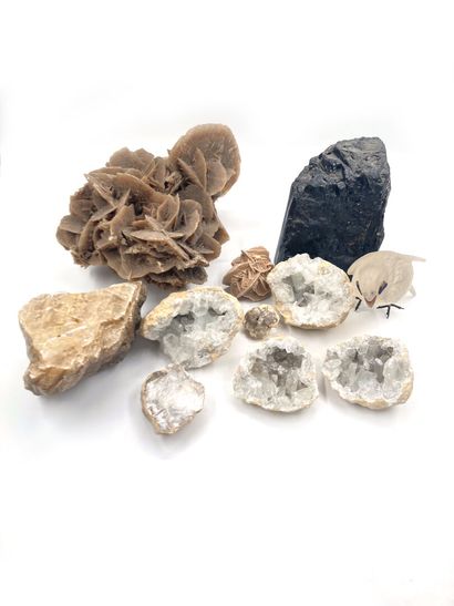 null Set of geodes, rough stones, sand rose.