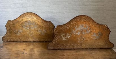 null TWO Gilded wood wall console with flowers and interlacing decoration. Rocaille...