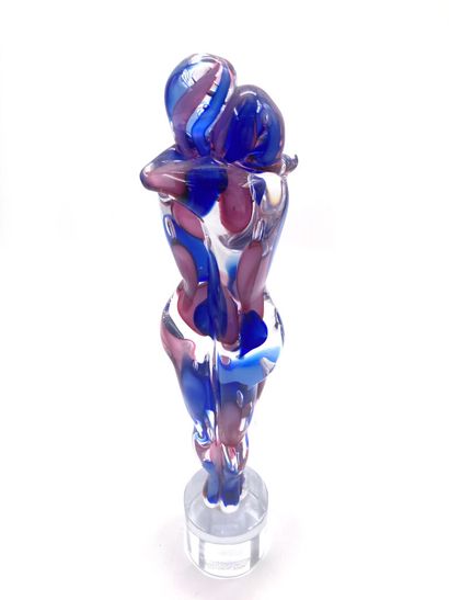 null Pino SIGNORETTO (1944-2017) 

Embracing Couple

Blue and pink bubble glass print....