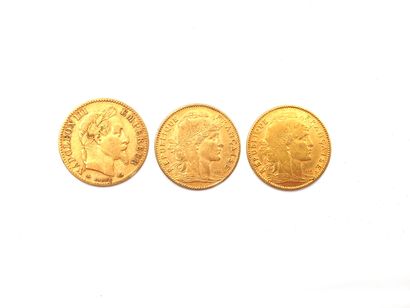 null FRANCE 

Trois pièces de 10 Francs or 1864 (1), 1905 (2)