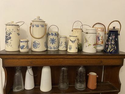 null LOT of earthenware milk jugs, glass.

Accidents