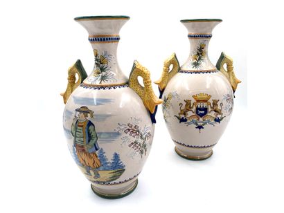 null HENRIOT QUIMPER

Paire de vases de forme balustre à deux anses jaune orangé...