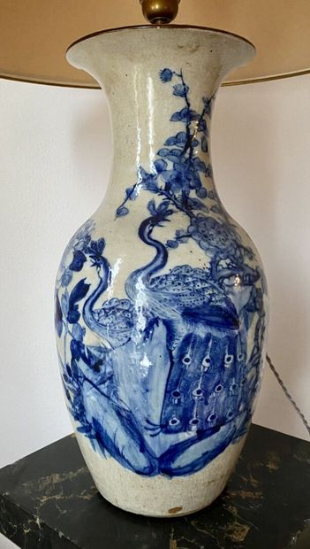 null CHINE, Nankin

Vase balustre monté en lampe en porcelaine émaillée en camaïeu...