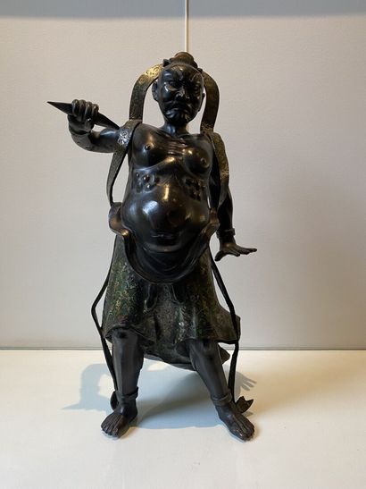 null JAPON, XIXème sièlce

Epreuve en bronze cloisonné représentant un samourai debout...