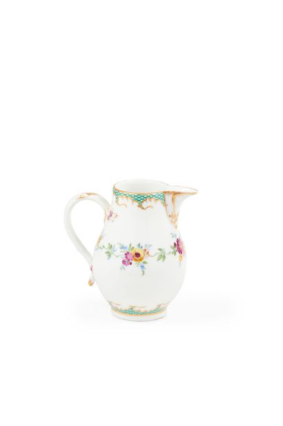 null Meissen

Two cups and tea and their saucer and a milk jug with polychrome decoration...
