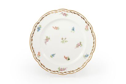 null Paris

Porcelain plate with contoured edge with polychrome decoration of flowers,...