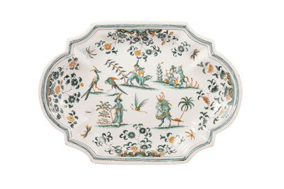 null Moustiers

Oval dish with contoured edge in earthenware decorated in green and...