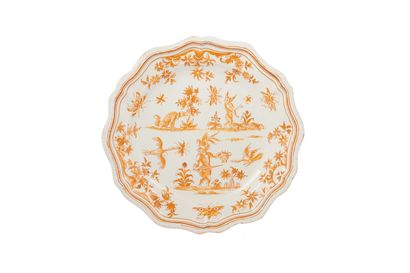 null Moustiers

Plate with contoured edge in earthenware with decoration in orange...
