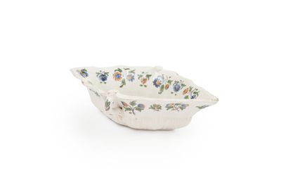 null Moustiers

Oval sauceboat with contoured edge in earthenware with two side handles...
