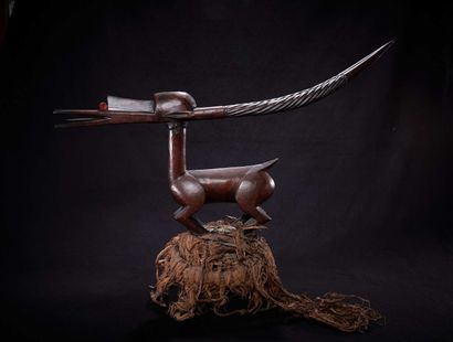 null Cimier Ci wara Bamana (Mali)

Cimier classique figurant une antilope aux cornes...