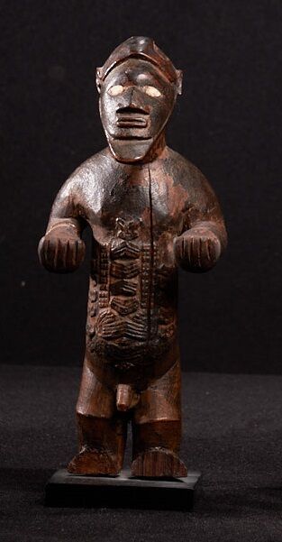 null Statuette masculine Bembé (Congo)

Le personnage au corps sacrifié est représenté...