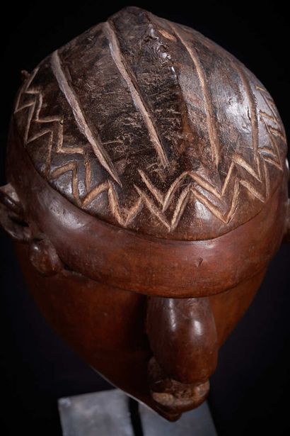 null Lwalwa mask (D.R. Congo)

Rare in collections due to the small population, Lwalwa...