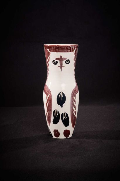null Pablo PICASSO (1881 - 1973)

Chouetton

Turned vase, authentic replica in white...