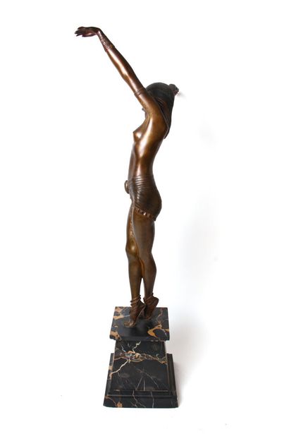 null Demeter H. CHIPARUS (1886 - 1947)
« Danseuse égyptienne »
Épreuve en bronze...