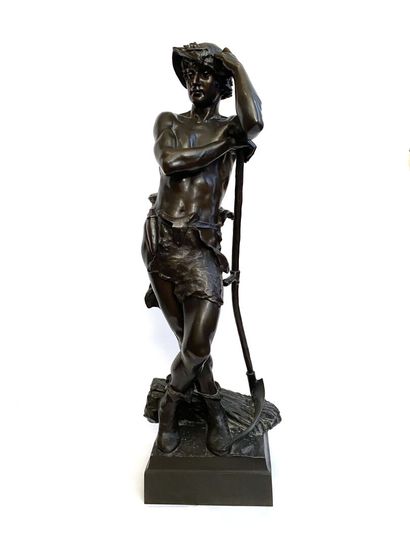 null Eugène MARIOTON (1854-1933)
Le faucheur 
Épreuve en bronze à patine brune, signée...