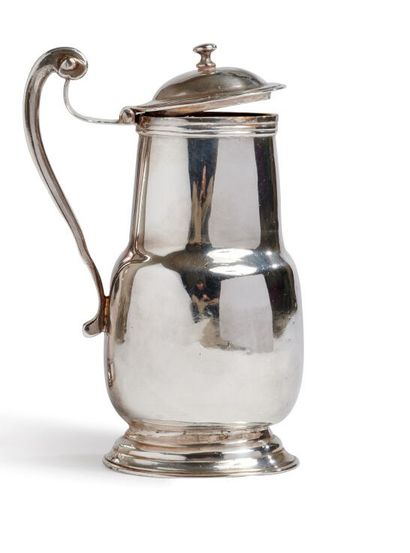 Covered ewer in metal plated plain of oblong...