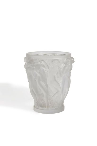 LALIQUE France 
Vase 