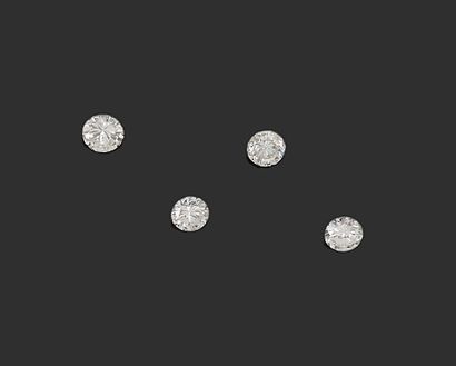 ENSEMBLE de quatre diamants ronds de taille...