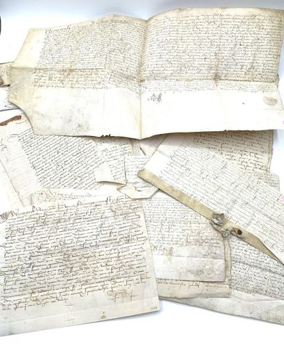 null ARCHIVES XVIe 							
Important ensemble de 21 documents datés de 1519 à 1599,...