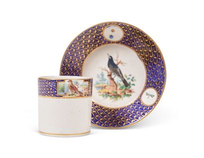 null Tournai
Cup litron and its saucer in soft porcelain with polychrome decoration...