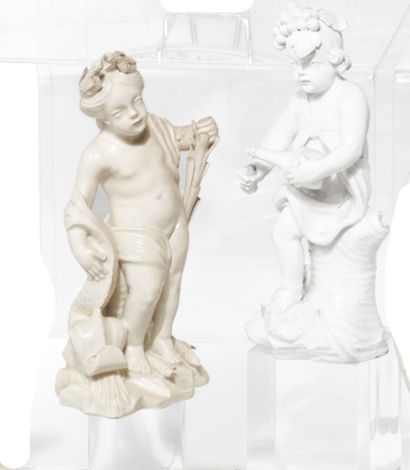 null Pont-aux-Choux
Deux statuettes en faïence fine émaillée blanche représentant...